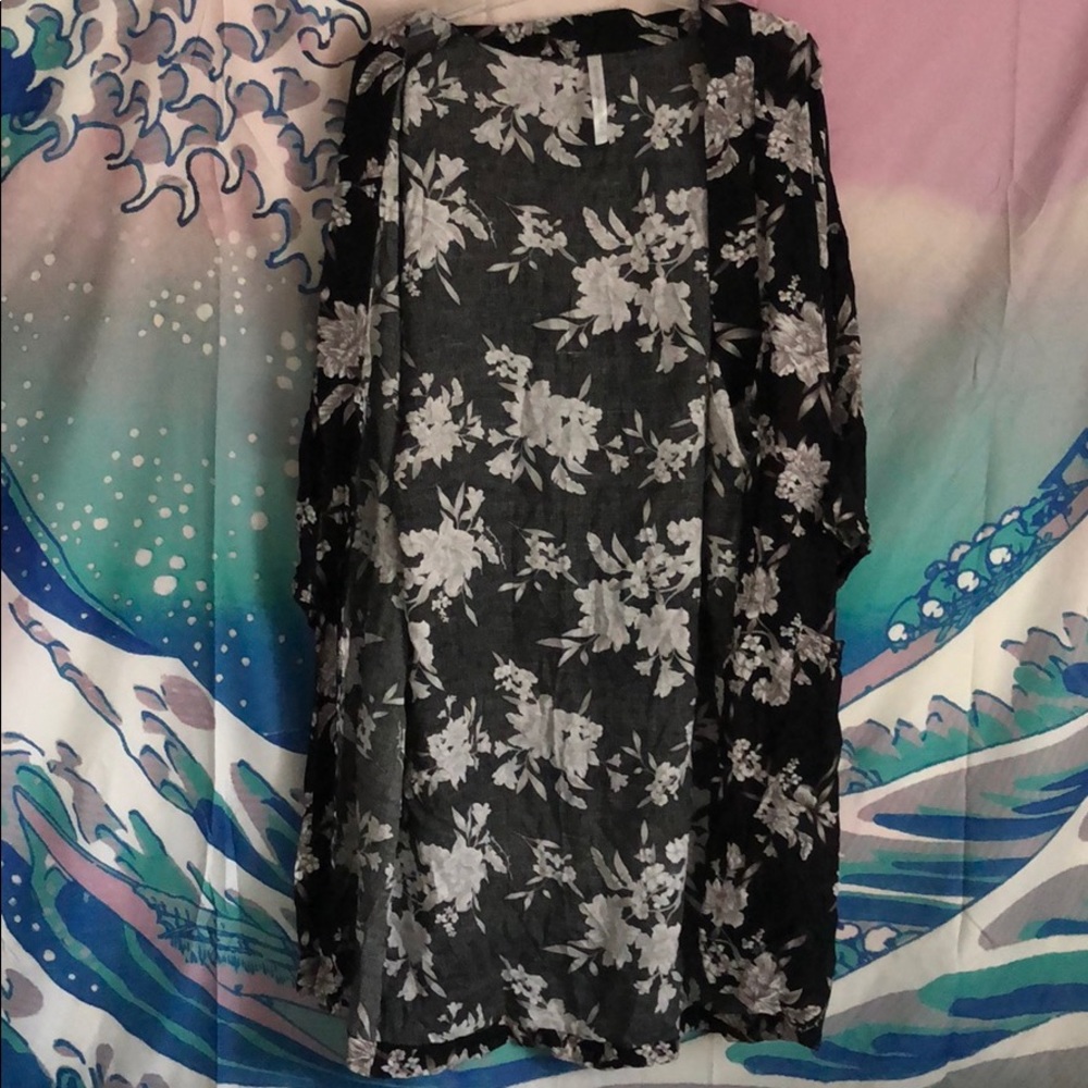 Black and white floral robe